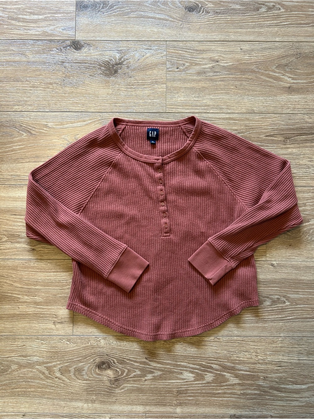 GAP Women's Long Sleeve Waffle Henley - Dusty Rose Brown